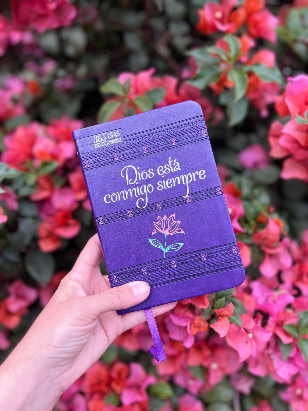 Devocional Dios está conmigo siempre. 365 Devocionario.