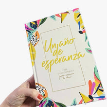 Load image into Gallery viewer, Devocional Diario Un Año de esperanza.