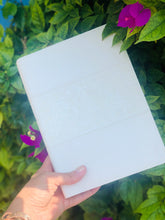 Load image into Gallery viewer, Biblia Devocional Los 5 lenguajes del amor. Reina Valera 1960. Puede ser para ceremonia de bodas. Boda