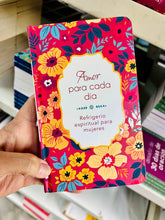 Load image into Gallery viewer, Devocional: Amor para cada día.