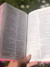 Load image into Gallery viewer, Biblia Reina Valera 1960 para dama