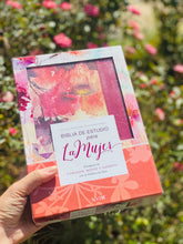 Load image into Gallery viewer, Biblia de estudio para la mujer. NVI