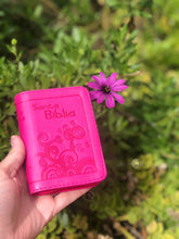 Load image into Gallery viewer, Biblia Mini Bolsillo Reina Valera 1960
