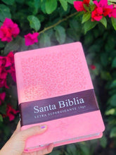 Load image into Gallery viewer, Biblia Letra Supergigante Reina Valera 1960 Rosa